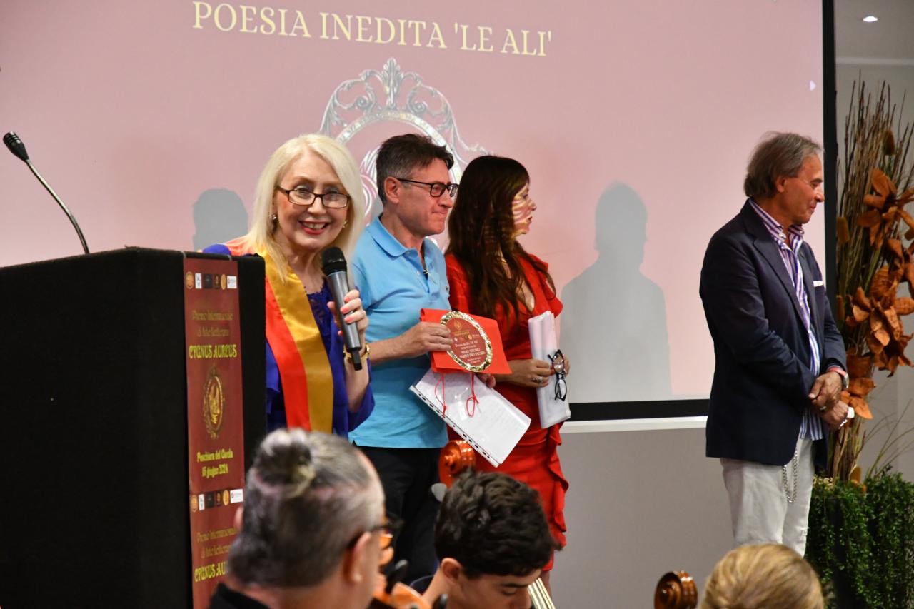 Lo scrittore e poeta Mario Pagaria premiato a Peschiera del Garda