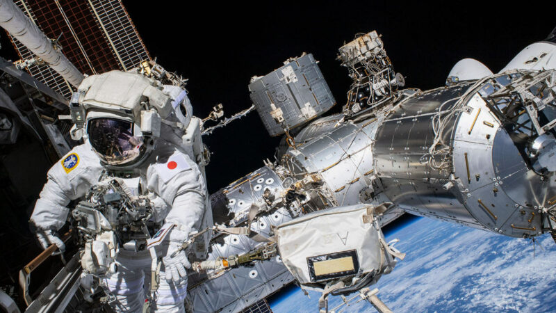 Il primo spacewalk di un cittadino privato nella storia. Jared Isaacman si prepara a una missione storica con SpaceX