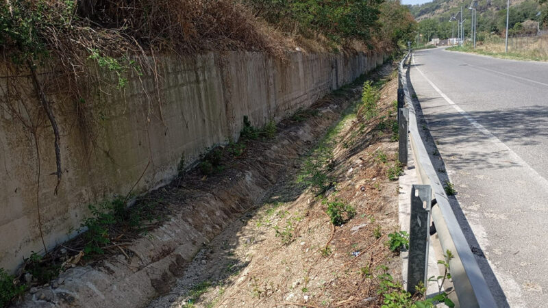 Manutenzione dei canaloni di scolo lungo la SS117 bis: responsabilità e interventi del comune di Piazza Armerina