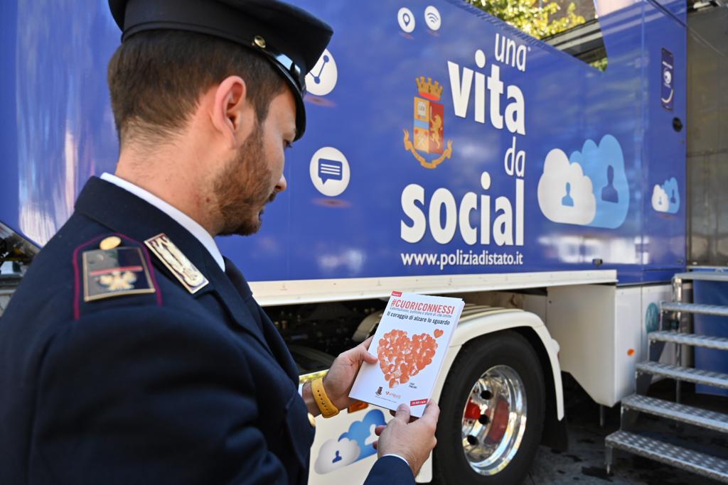 La campagna educativa itinerante della Polizia di Stato “Una vita da social” arriva a Enna