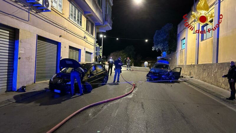 Incidente nella notte a Enna . Due auto si scontrano e danneggiano le tubazioni del Gas