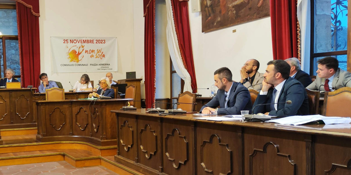 Piazza Armerina, il sindaco: “Bocciato dall’opposizione emendamento cruciale per il commercio locale”