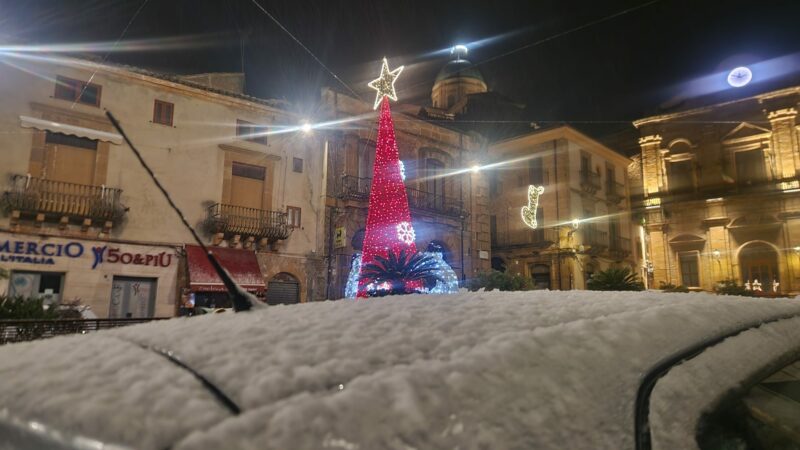 Piazza Armerina – La neve per la Vigilia di Natale. Non accadeva da 38 anni