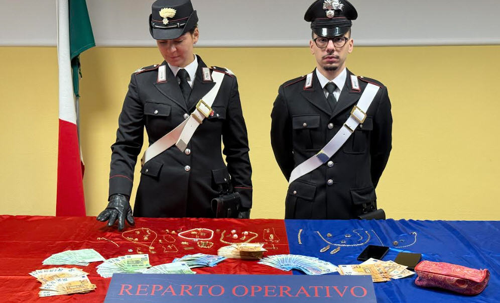 Carabinieri: recuperata refurtiva di una truffa e restituita alla legittima proprietaria