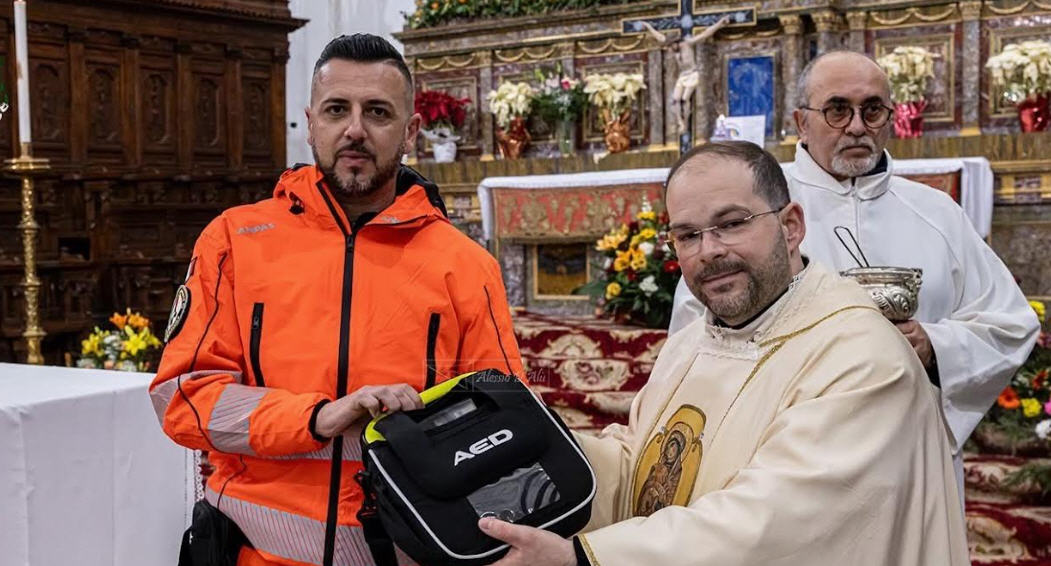 Odv Armerina Emergenza Protezione Civile dona un defibrillatore alla Basilica di Piazza Armerina