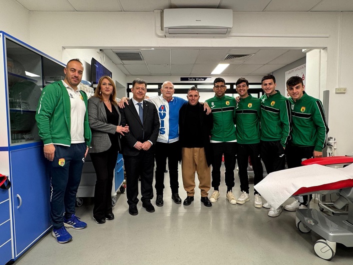 Enna Calcio al fianco dell’AVIS: visita al centro trasfusionale per promuovere la donazione di sangue